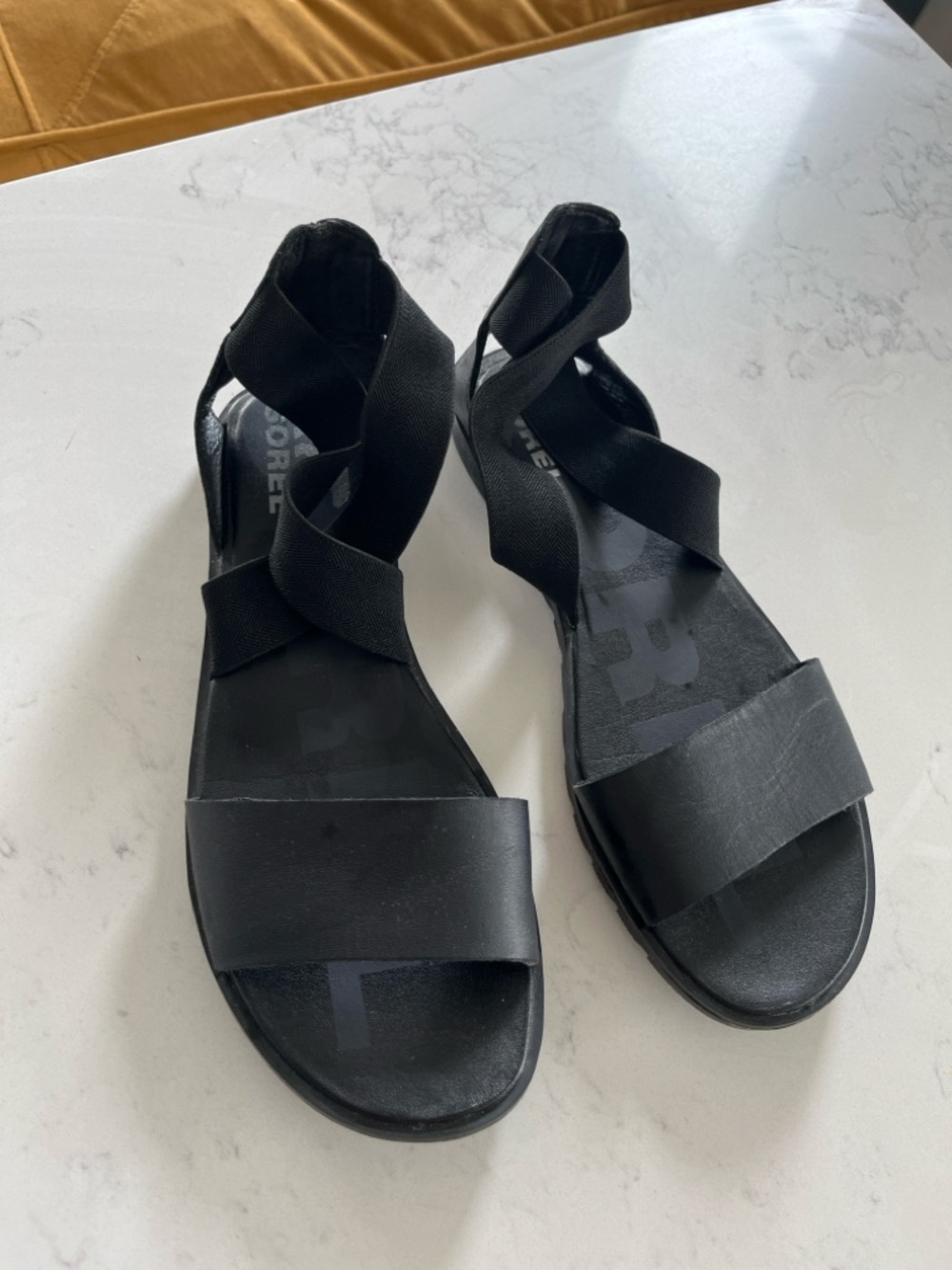 Sorel Black Elastic crossover strap sandals